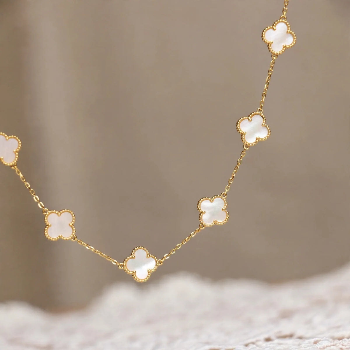 Florane - Charm Necklace With Adjustable Chain Dressing Up An Everyday Outfit With A Little Detail