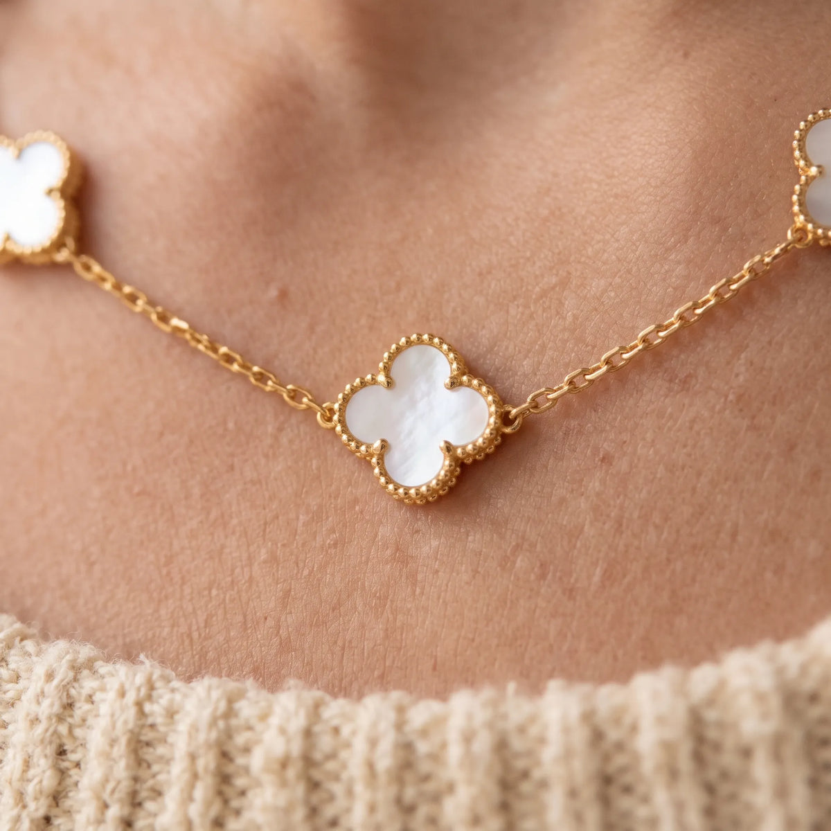 Florane - Charm Necklace With Adjustable Chain Dressing Up An Everyday Outfit With A Little Detail