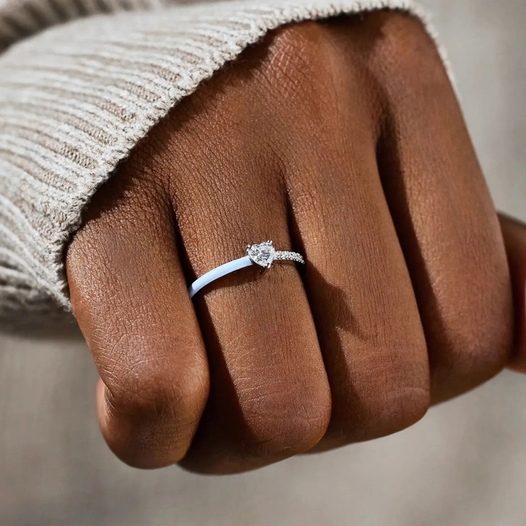 Kindra - Unisex Heart-Shaped Ring For Everyday Style Adding A Small Sparkle To Everyday Outfits