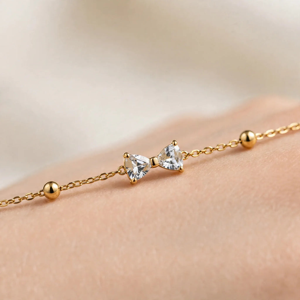 Lunevo - Delicate Chain Bow Charm Bracelet Dressing Up An Everyday Outfit With A Small Touch Of Detail