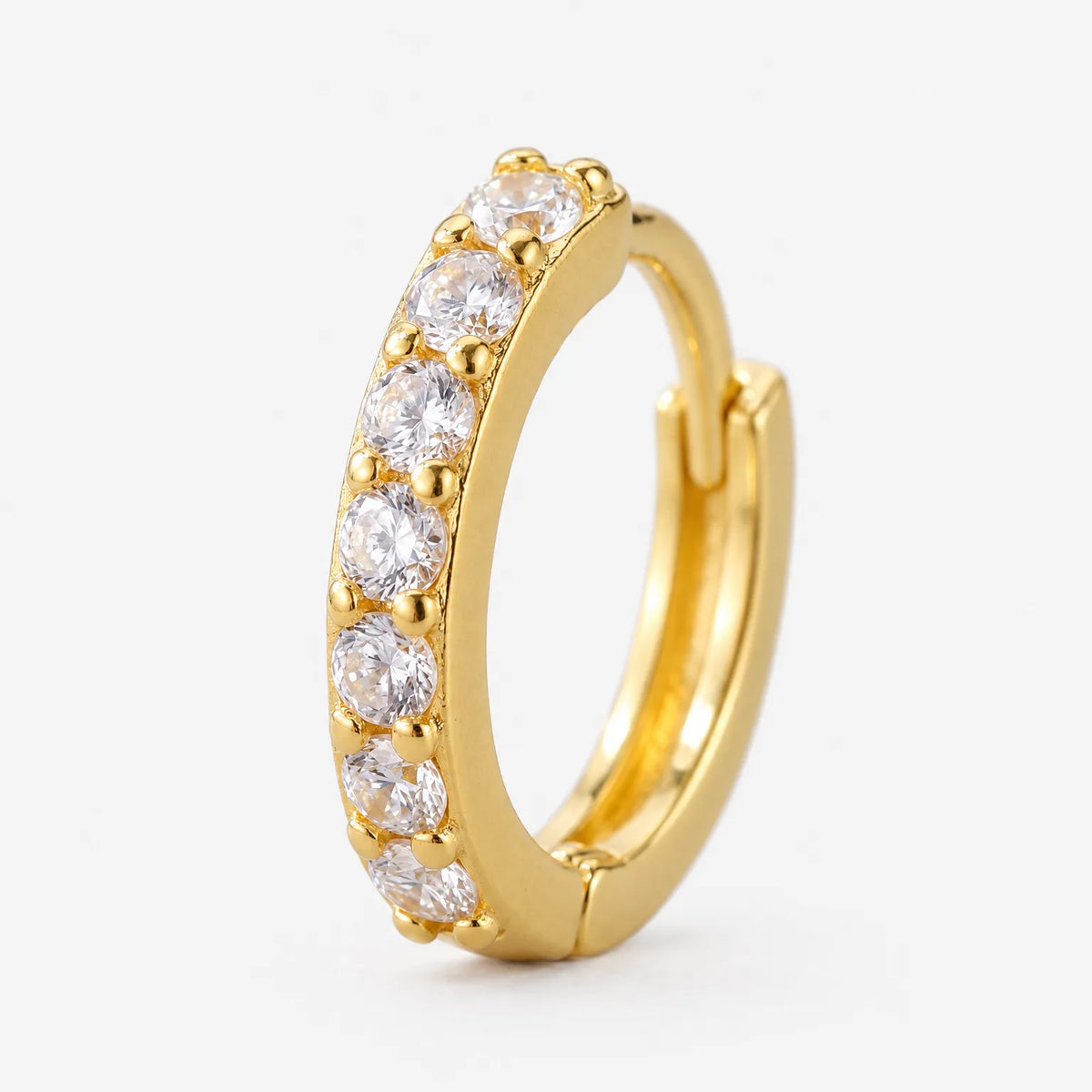 Novia - Mini Huggie Hoop Earrings Everyday Styling