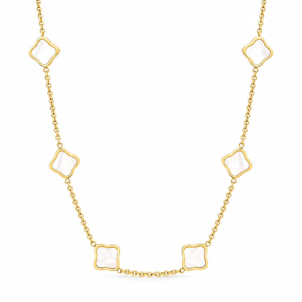 Quetharo - Clover Necklace With A Fine Chain Dressing Up A Simple Everyday Outfit