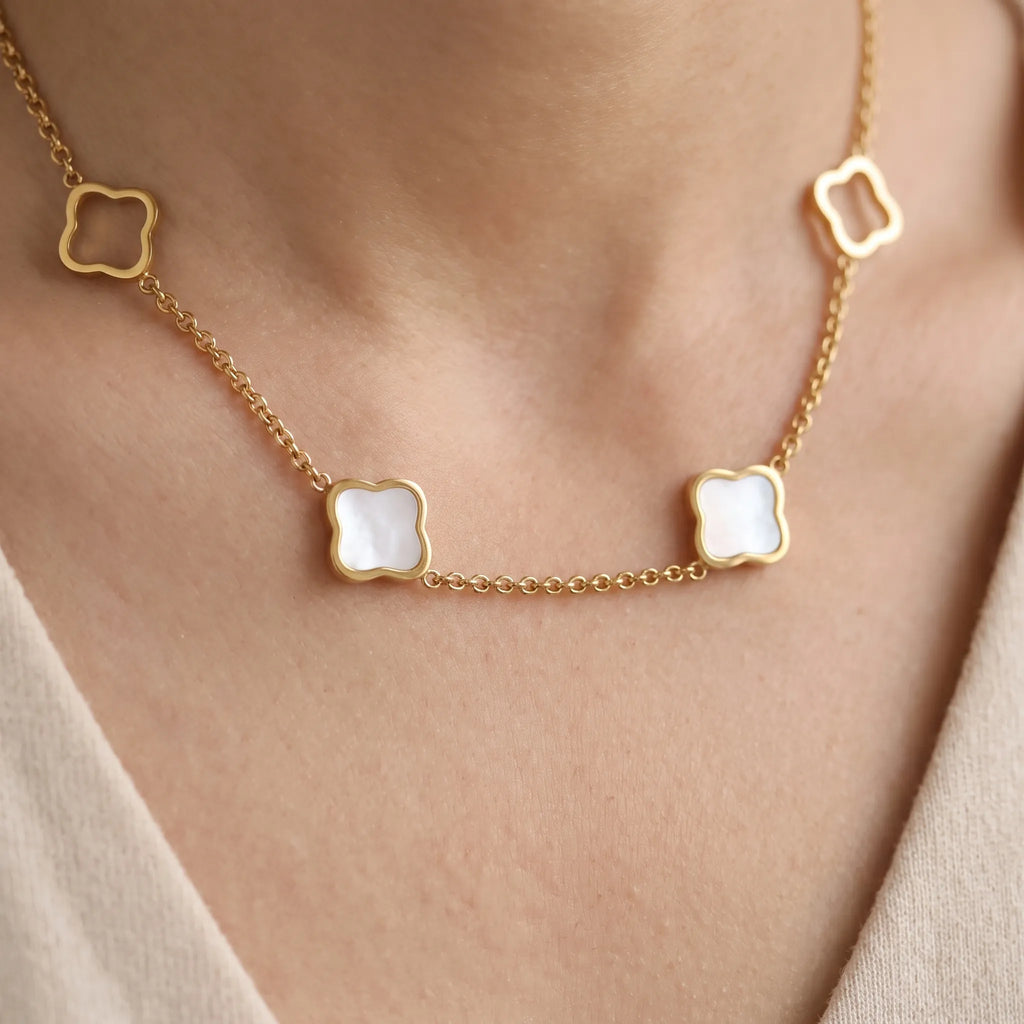 Quetharo - Clover Necklace With A Fine Chain Dressing Up A Simple Everyday Outfit