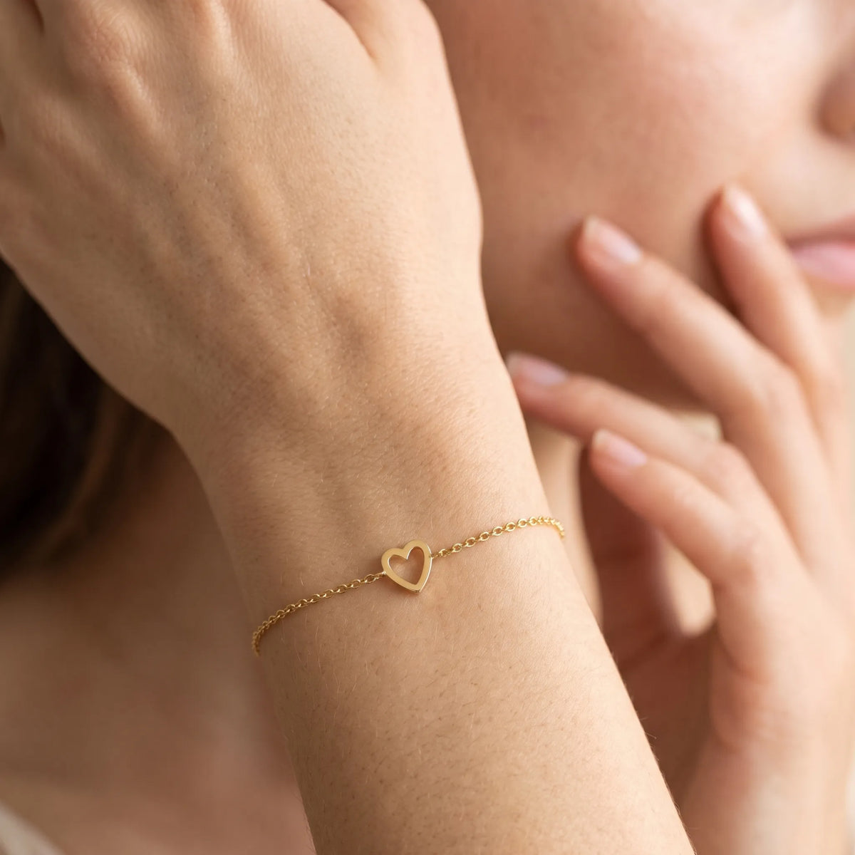 Solenna - Matching Heart Charm Bracelet Set Sharing A Matching Piece With Someone You Care About