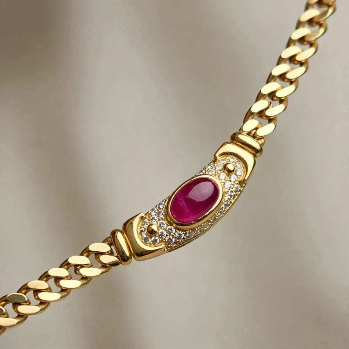 Thessaro - Statement Pendant Chain Necklace With Stone Adding A Bold Touch To Everyday Outfits