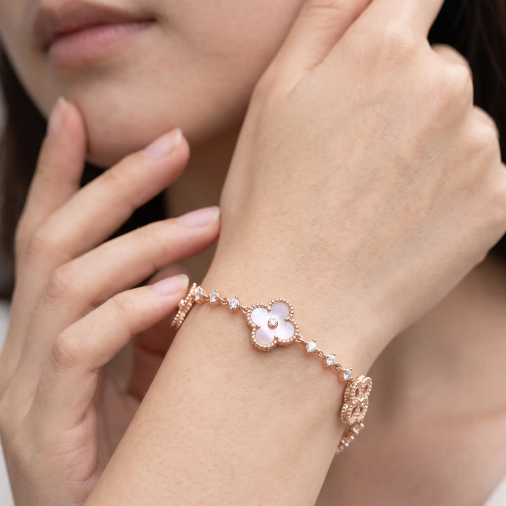 Velorin - Sparkly Clover Bracelet For Women Add Some Sparkle To Everyday Outfits
