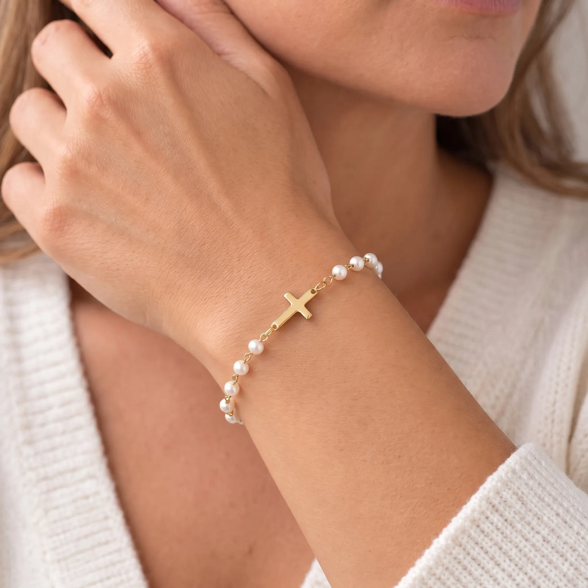 Verenne - Beaded Bracelet With A Sideways Cross Adding A Simple Faith-Inspired Touch To Everyday Outfits